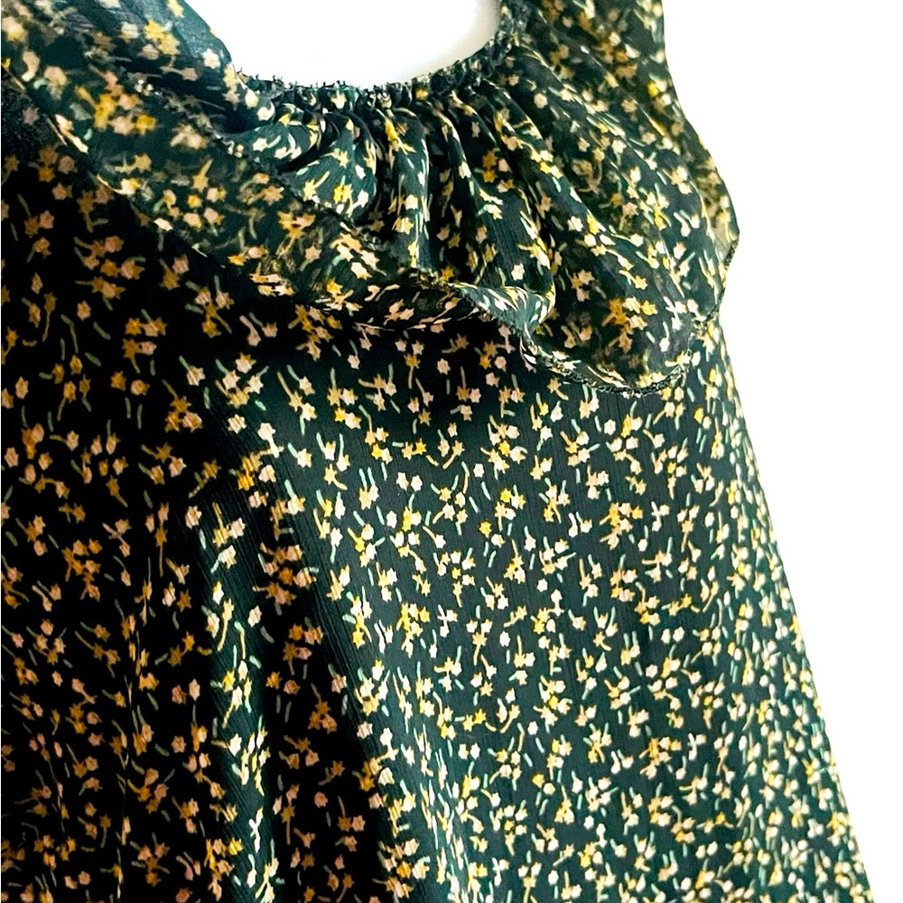**NWOT LOFT Green/Ivory Ruffle Top - Medium** - Picture 4 of 6